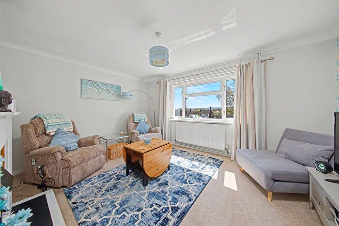 1 Bedroom Flat For Sale In Chasecliff Close, Loundsley Green, Chesterfield, S40