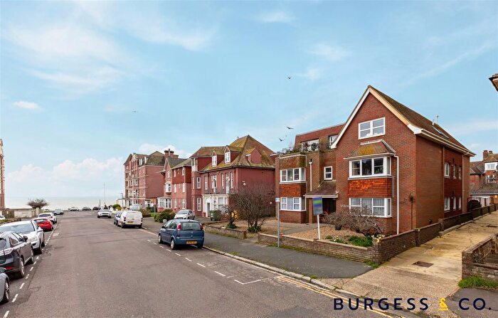 2 Bedroom Flat For Sale In Brassey Road, Bexhill-On-Sea, TN40