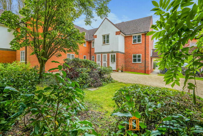 2 Bedroom Apartment To Rent In Bishops Court, Marston, OX3