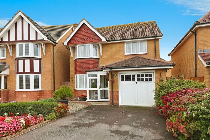 3 Bedroom Detached House For Sale In Megson Drive, Lee-On-The-Solent, PO13