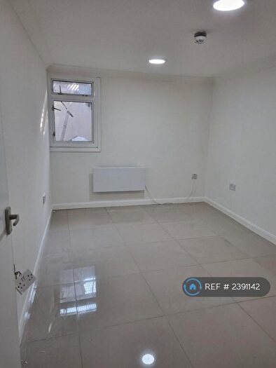 Studio To Rent In East India Dock Road, London, E14