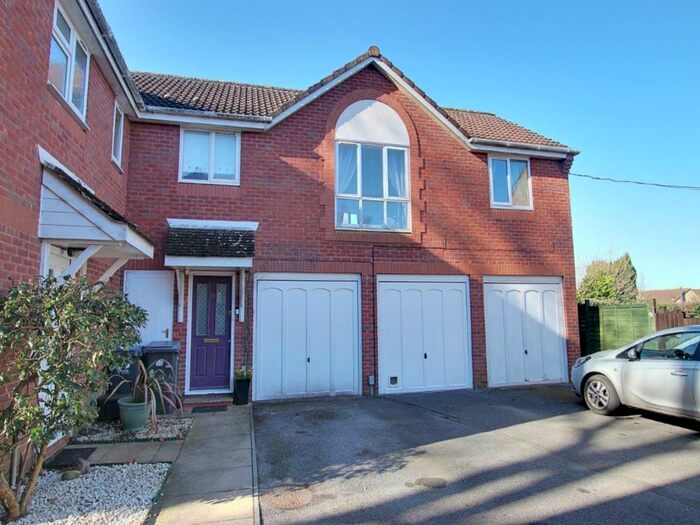 2 Bedroom Flat To Rent In Camellia Drive, Warminster, Wiltshire, BA12