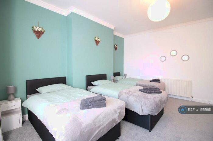 2 Bedroom Flat To Rent In Curzon Street, Gateshead, NE8