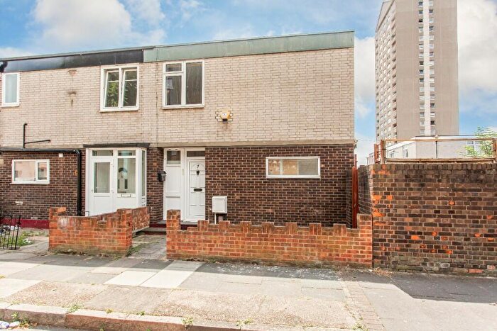 3 Bedroom Terraced House To Rent In Havannah Street, London, E14