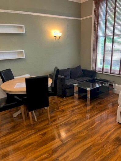 Studio To Rent In Bedford Hill, London, SW12