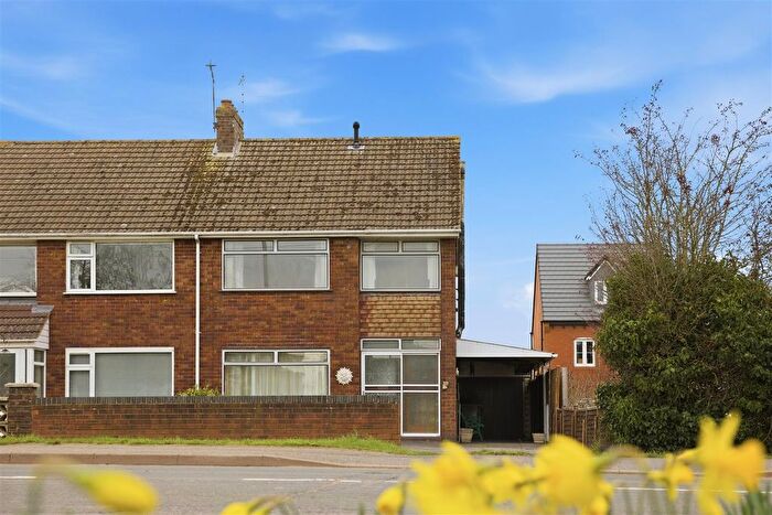 3 Bedroom Semi-detached House For Sale In Rugby Road, Cubbington, Leamington Spa, CV32