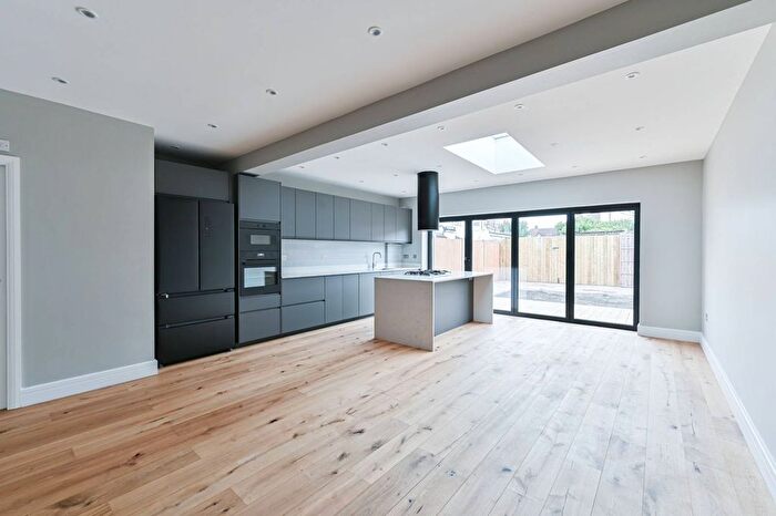 4 Bedroom Terraced House For Sale In Gorringe Park Avenue, Mitcham, CR4