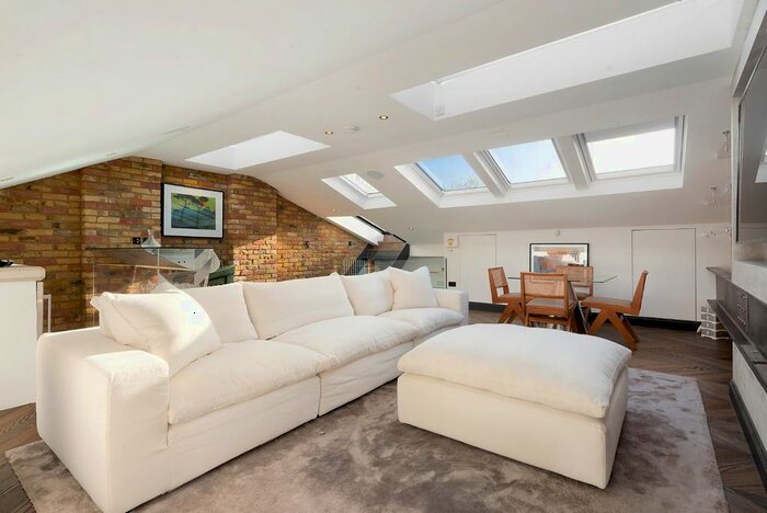 2 Bedroom Flat To Rent In Earl's Court Square, London, SW5