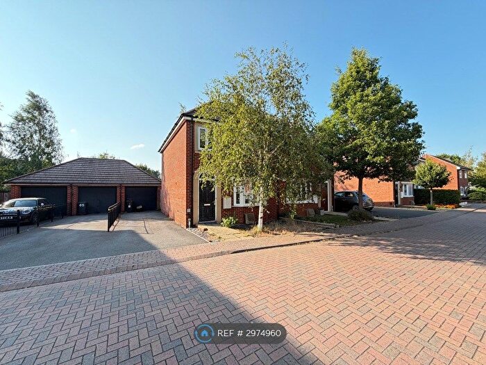 3 Bedroom Semi-Detached House To Rent In Wheatcroft Way, Swindon, SN1