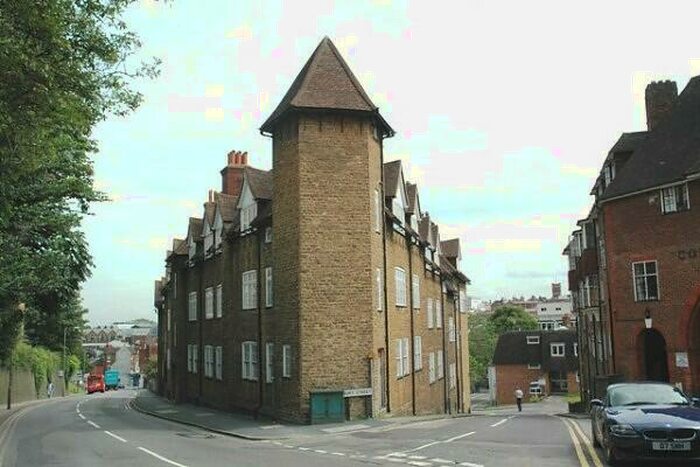 Apartment To Rent In Guildford, GU2