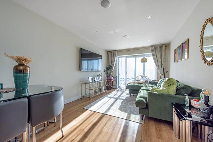 2 Bedroom Flat For Sale In Aerodrome Road, Colindale, London, NW9