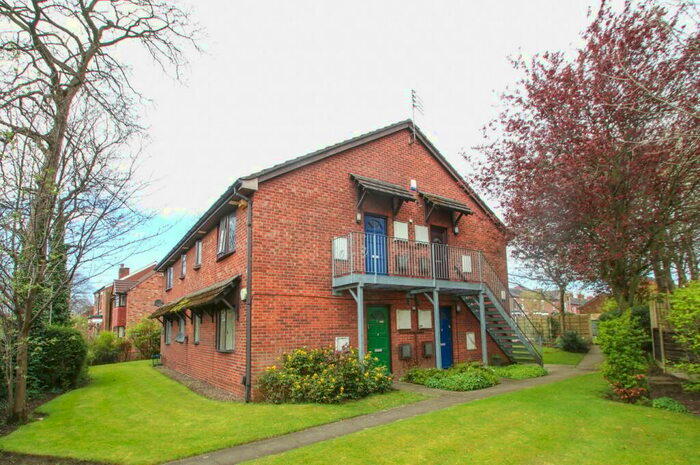 1 Bedroom Apartment To Rent In Stretford Road, Urmston, Manchester, M41