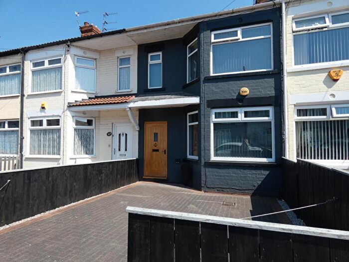 2 Bedroom Terraced House For Sale In Airmyn Ave, Hull, HU3