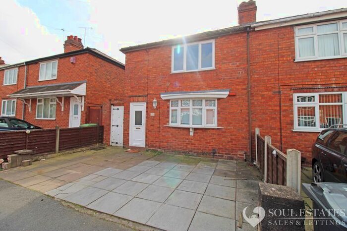 3 Bedroom Semi-Detached House To Rent In Peach Avenue, Darlaston, Wednesbury, WS10