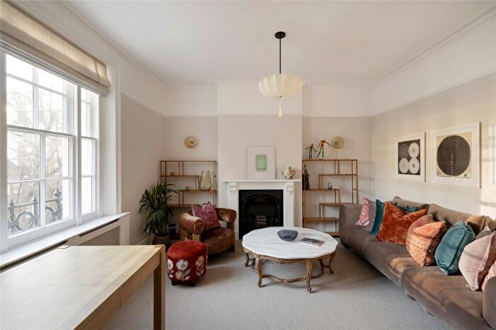 3 Bedroom Apartment To Rent In Hill Road, London, NW8
