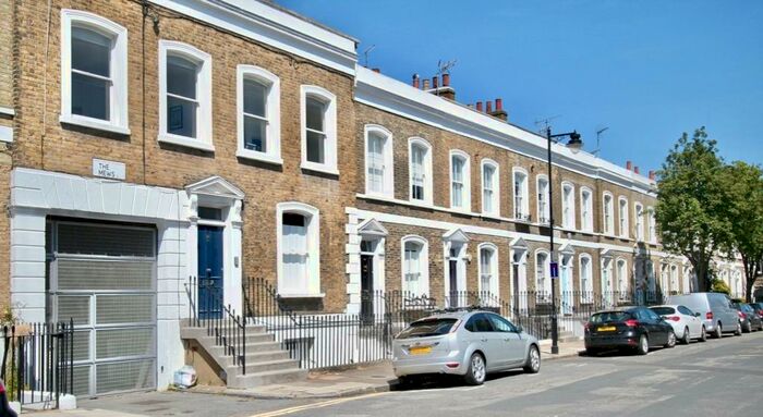 2 Bedroom Flat To Rent In St. Paul Street, London, N1