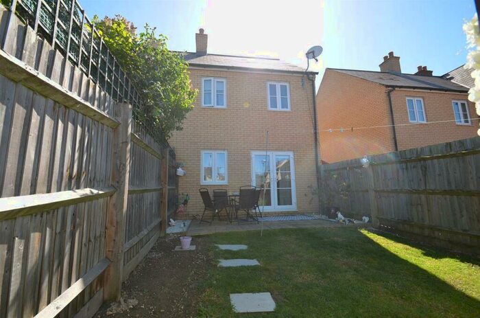 2 Bedroom Semi-Detached House For Sale In Ivel Road, Shefford, SG17