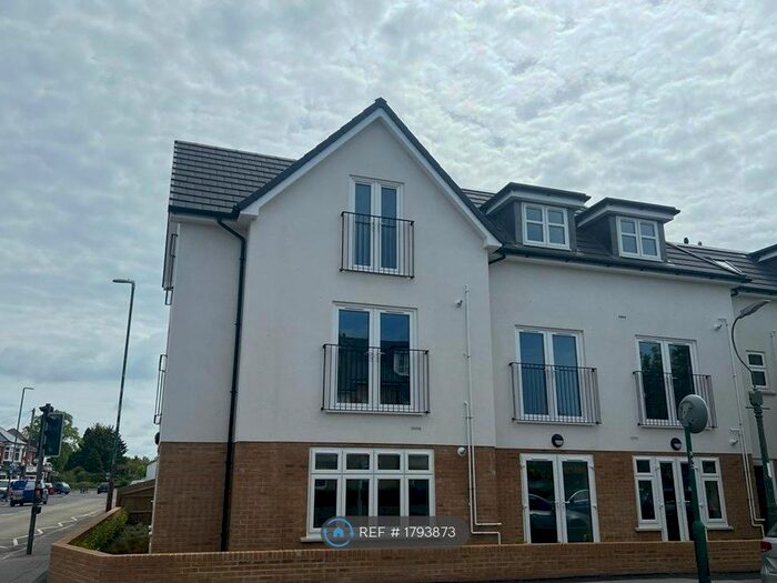 2 Bedroom Flat To Rent In Colwick Corner, Bournemouth, BH10
