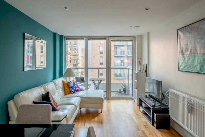 2 Bedroom Flat To Rent In Dowells Street, London, SE10