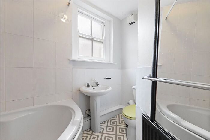 1 Bedroom Flat To Rent In New Row, Covent Garden, London, WC2N