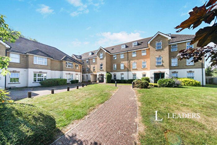 2 Bedroom Flat To Rent In Tollgate Court -, LU6