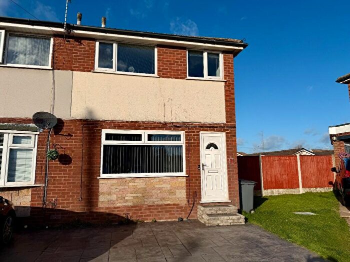 3 Bedroom Semi Detached House For Sale In West Side, Blackpool, Lancashire, FY4