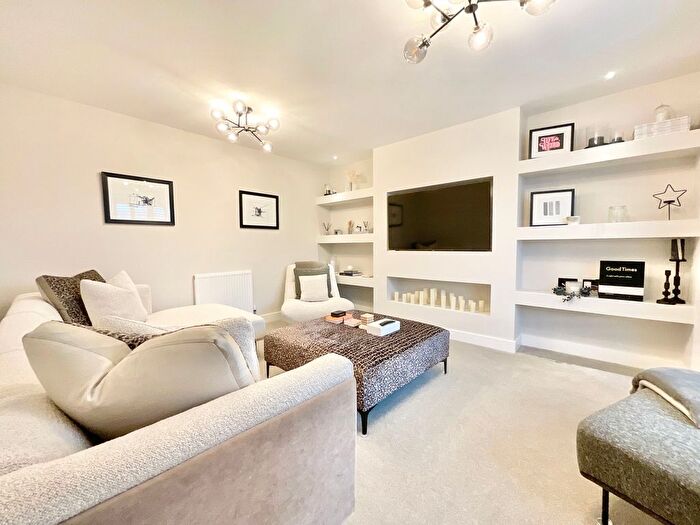 4 Bedroom Detached House For Sale In Tudor Close, Market Drayton, TF9