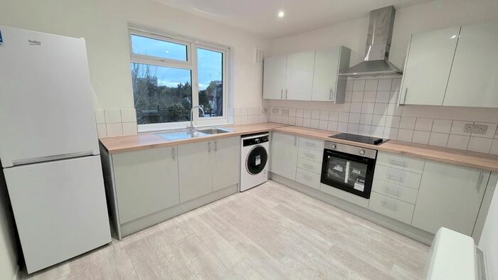3 Bedroom Flat To Rent In Shenley Road, Borehamwood, WD6