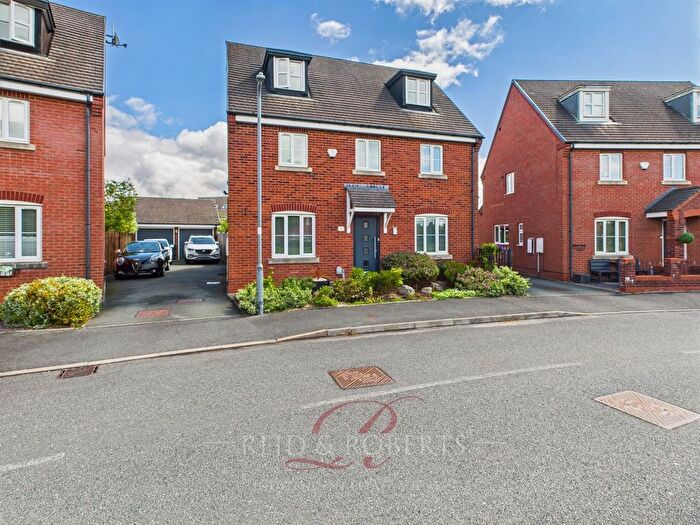 4 Bedroom Detached House For Sale In Greenaway Drive, Brymbo, Wrexham, LL11