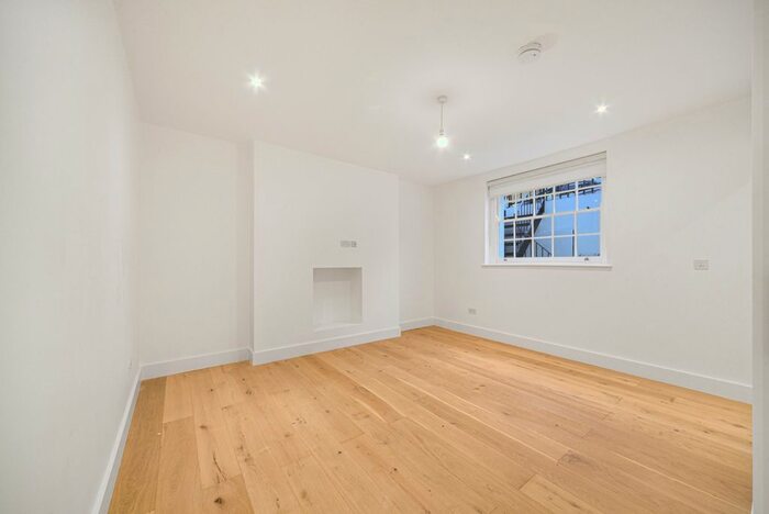 2 Bedroom Flat To Rent In London, NW1