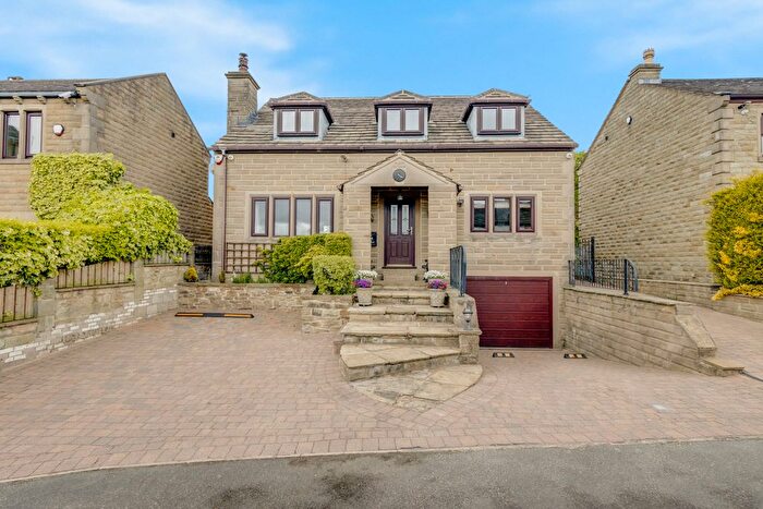 4 Bedroom Detached House For Sale In Kitson Hill Road, Mirfield, WF14