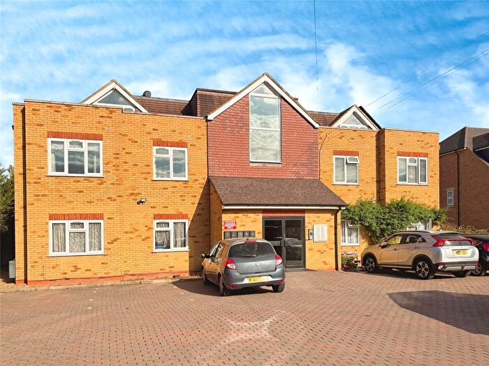 1 Bedroom Flat To Rent In Long Lane, Staines-Upon-Thames, Surrey, TW19