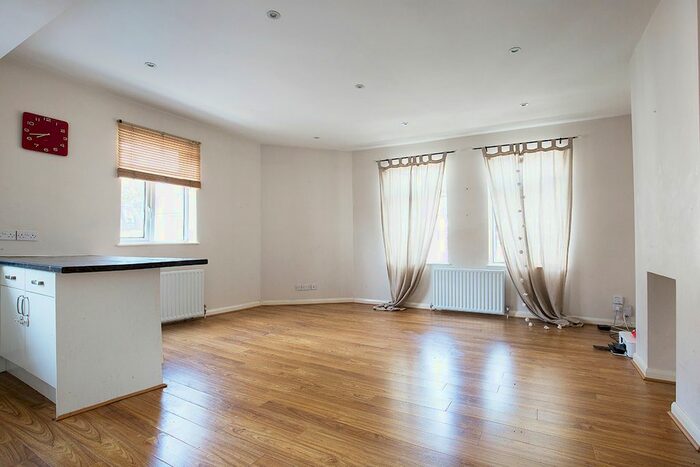 2 Bedroom Maisonette To Rent In Westmead Road, Sutton, SM1