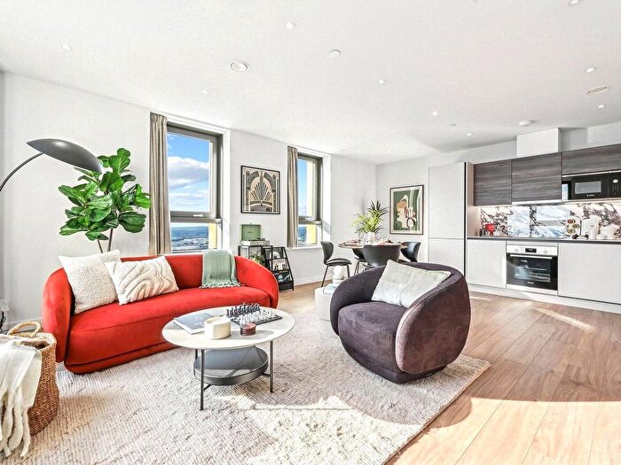 2 Bedroom Flat To Rent In Uncle Acton, Victoria Road, W3