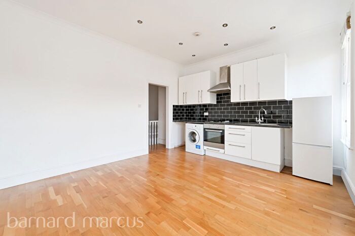 2 Bedroom Flat To Rent In Credenhill Street, Streatham, SW16