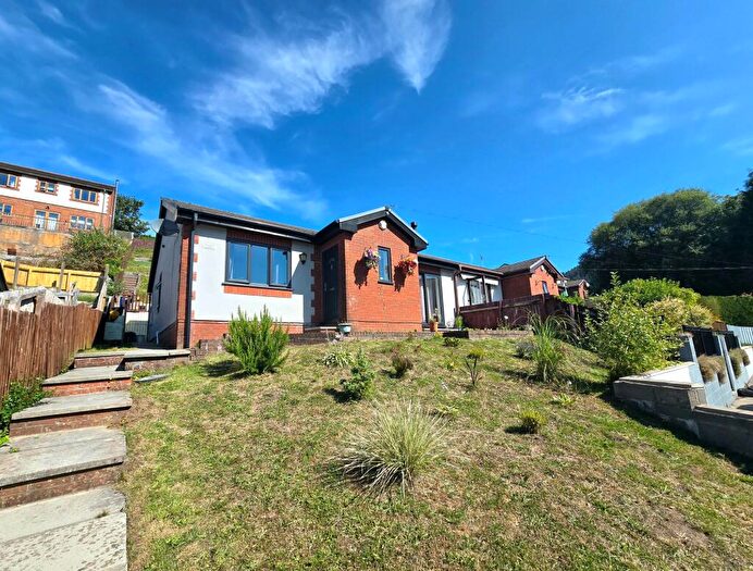 3 Bedroom Semi-Detached House For Sale In Blackmill Road, Lewistown, CF32
