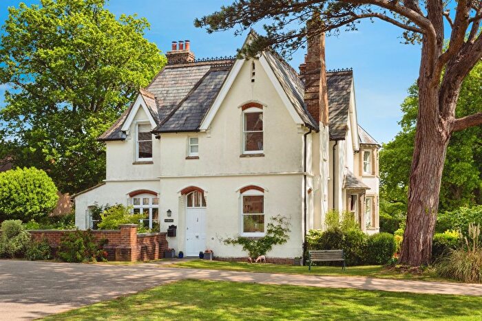 4 Bedroom Detached House For Sale In Little Trodgers Lane, Mayfield, TN20