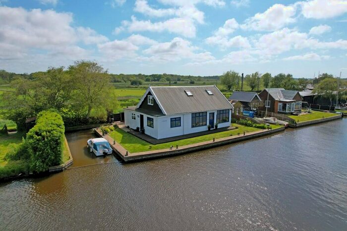 3 Bedroom Detached Bungalow For Sale In Martham, NR29