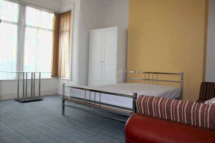 6 Bedroom Terraced House To Rent In Westcliff, Preston, Lancashire, PR1