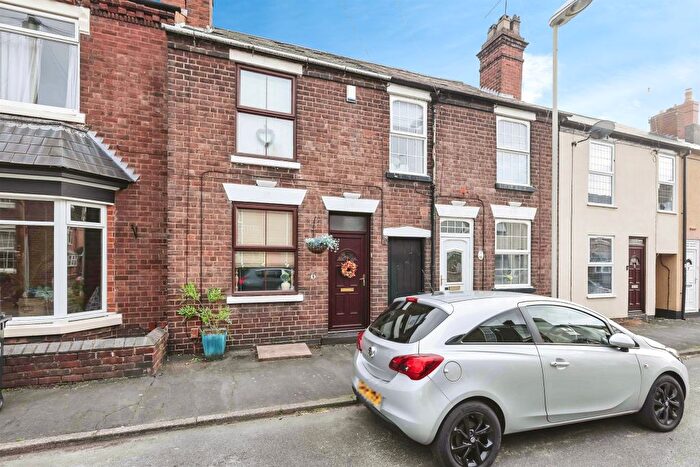 2 Bedroom Terraced House For Sale In John Street, Stourbridge, DY8