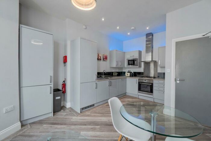 3 Bedroom Flat To Rent In Ford Park Road, Plymouth, Devon, PL4