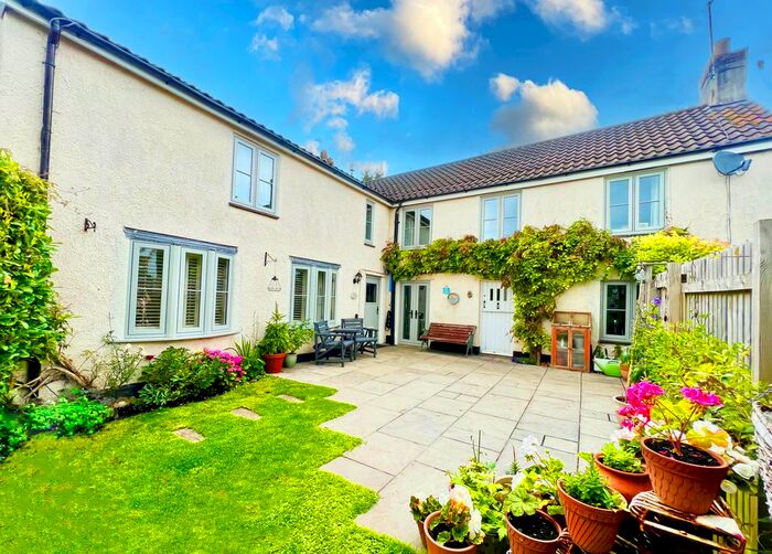 4 Bedroom Semi-Detached House For Sale In Frog Lane, Felton, Bristol, BS40