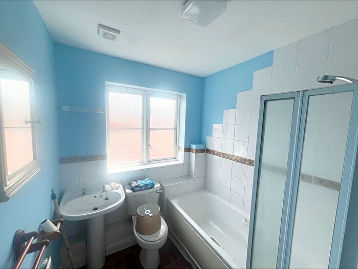 3 Bedroom Property To Rent In Kingham Close, Chippenham, SN14