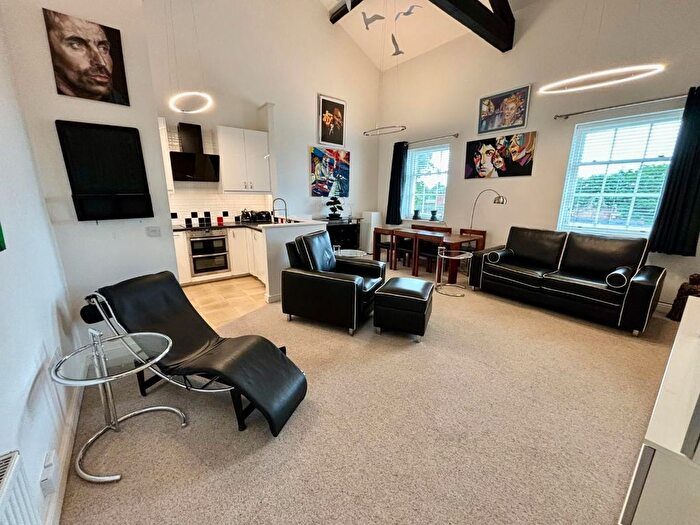 2 Bedroom Flat For Sale In Houseman Crescent, West Didsbury, Didsbury, Manchester, M20