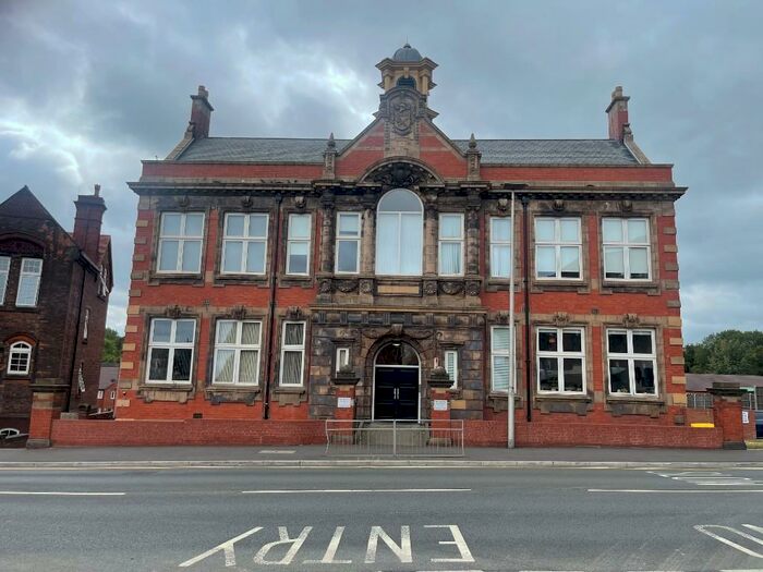 1 Bedroom Apartment To Rent In Crocketts Lane, Smethwick, West Midlands, B66