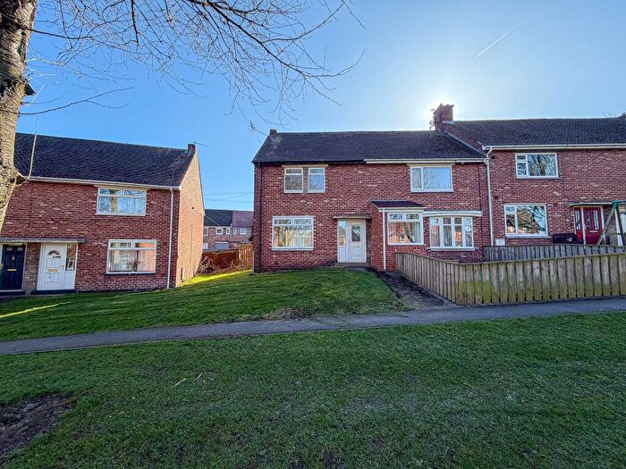 3 Bedroom Semi-Detached House For Sale In Albion Gardens, Burnopfield, Newcastle Upon Tyne, NE16