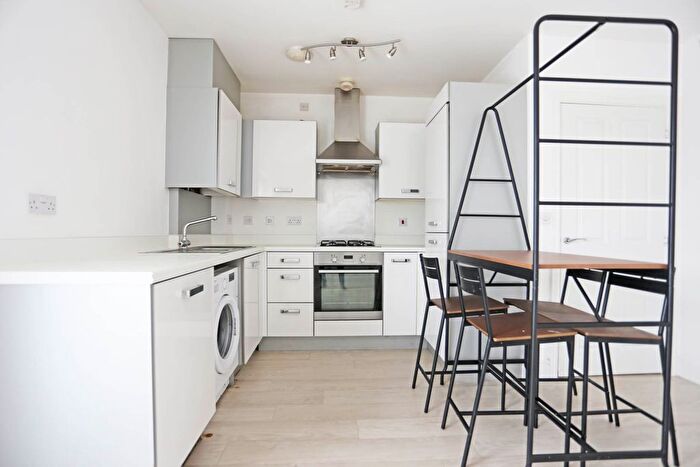 2 Bedroom Flat To Rent In Clay Mills Court, Thomas Way, Braintree, CM7