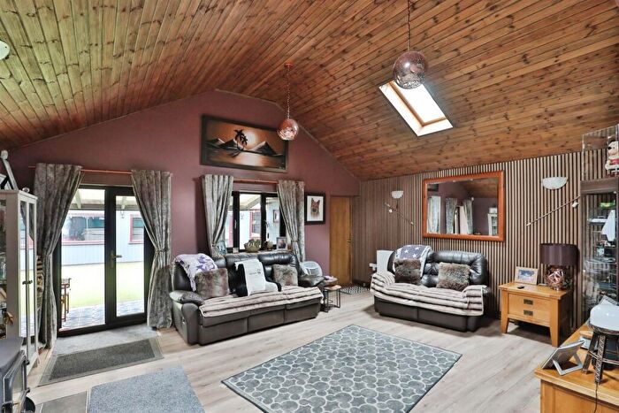 3 Bedroom Detached Bungalow For Sale In Breydon Road, Norwich, NR7