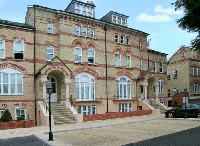 2 Bedroom Apartment To Rent In Savill Court, - Fairmile, Henley-on-Thames, Oxfordshire, RG9