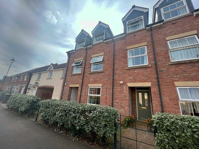 4 Bedroom House To Rent In Goldfinch Road, Uppingham, Oakham, LE15